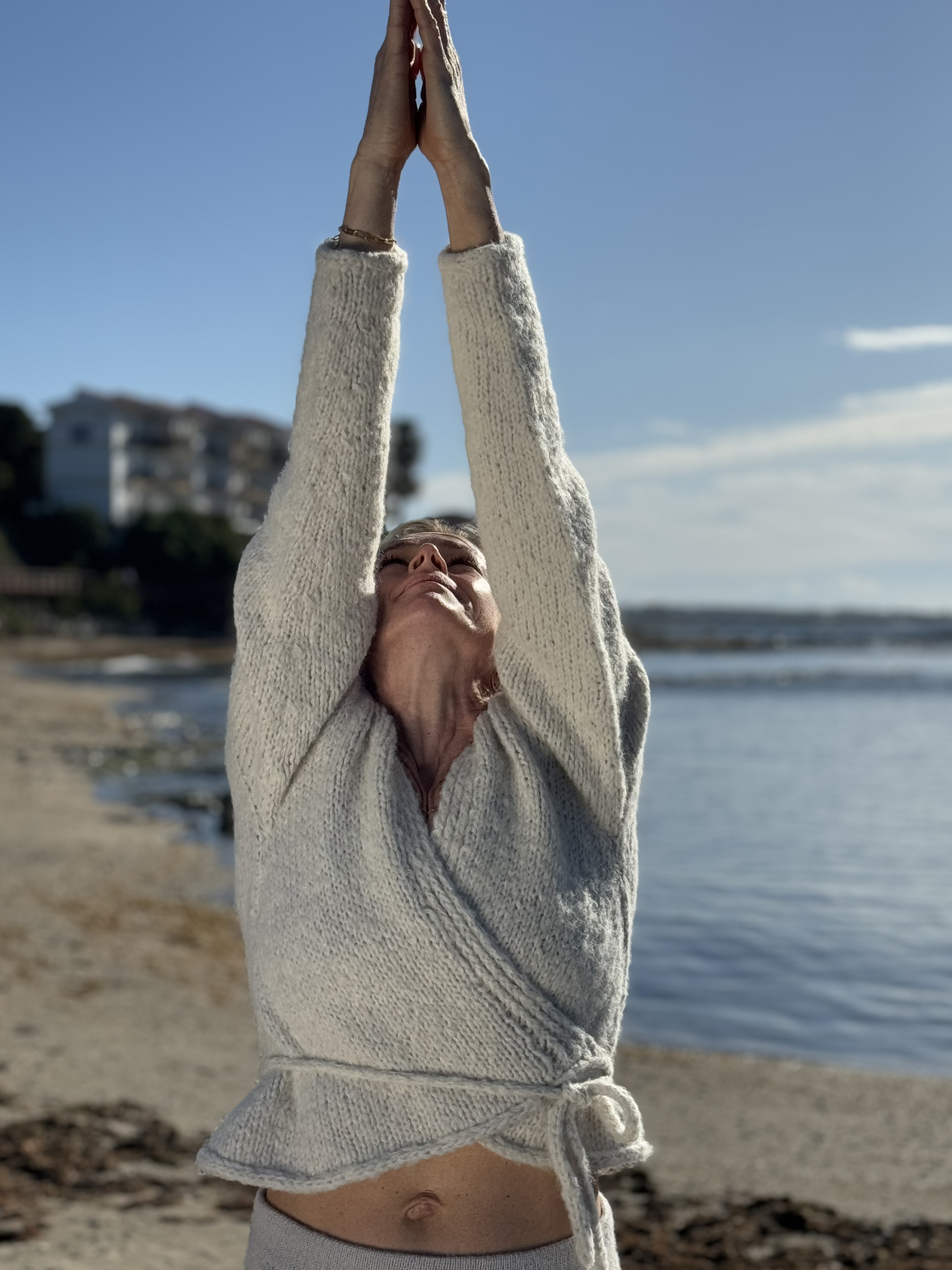 Ane Kydland ThomassenAura Omslagsjakke