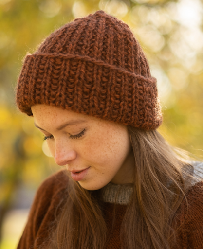 Britt Løkken for Hillesvåg ullvarefabrikkBlåne Patentlue