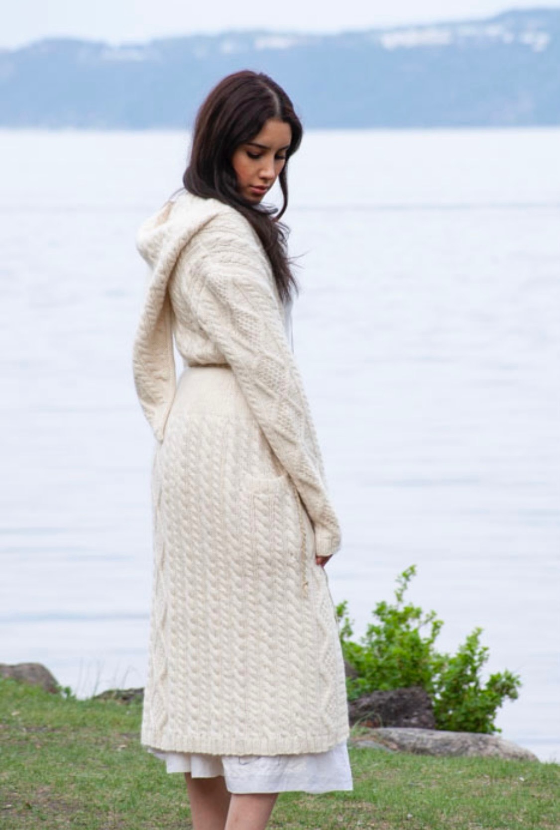 Ruth RøssevollEmbrace hood-cardigan