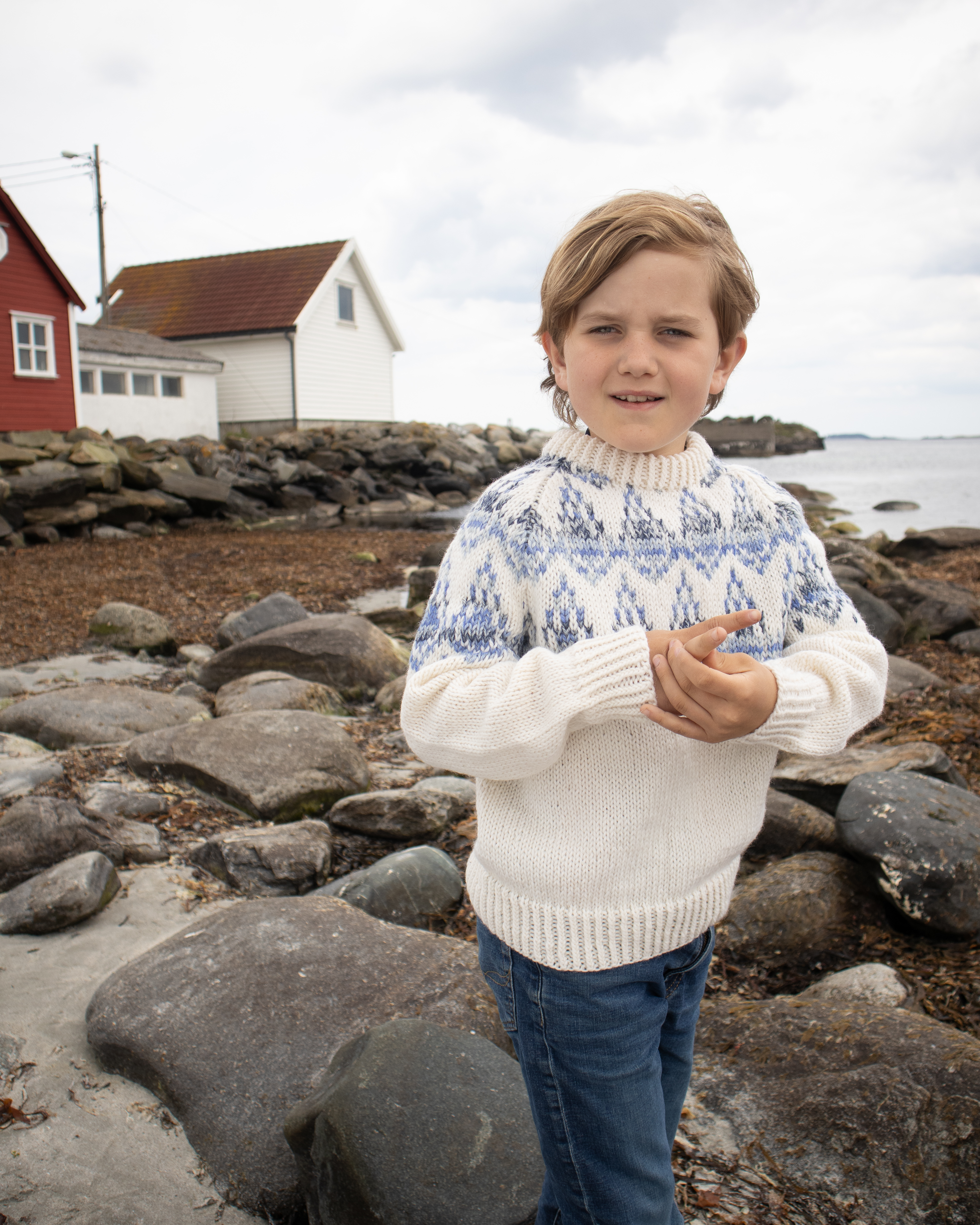 Eventyrlig Oppussing X House of YarnEventyrlig Genser Barn