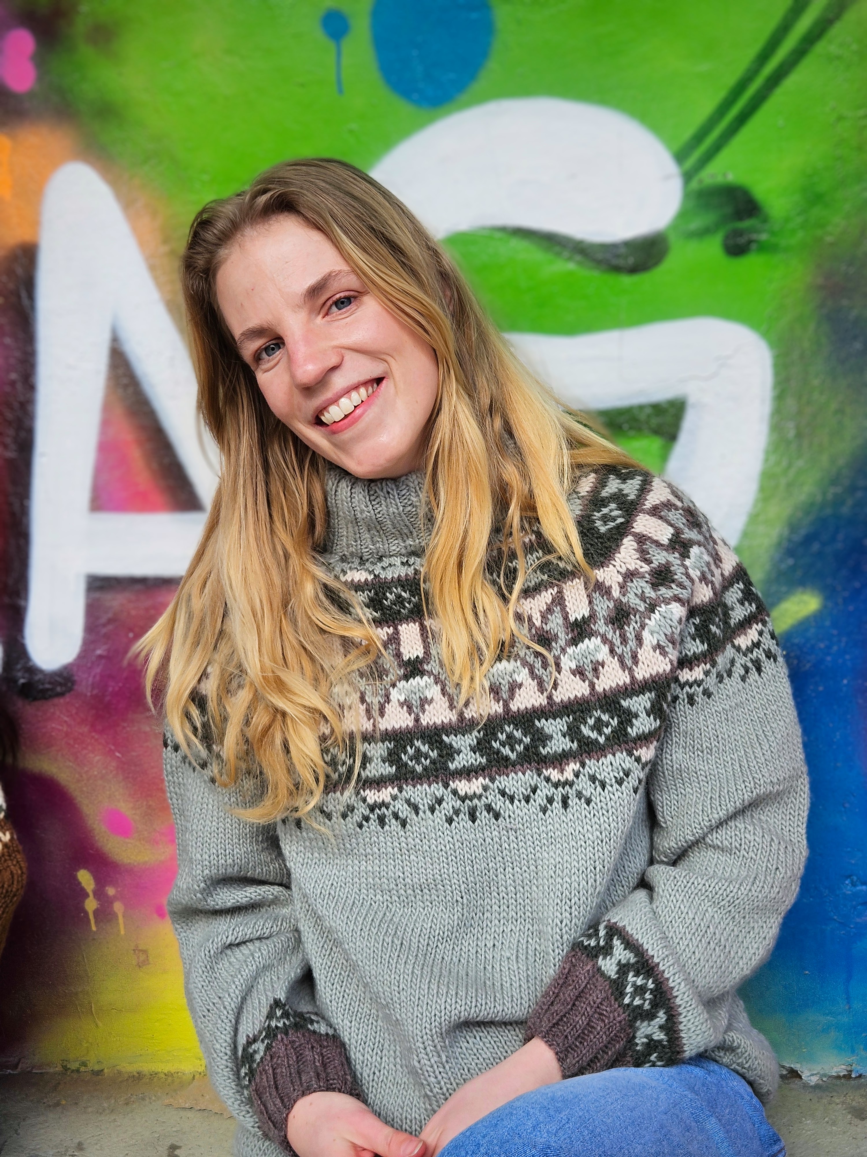 Linka NeumannArktisk sommer med raglanfelling i Older designet av Linka Neumann