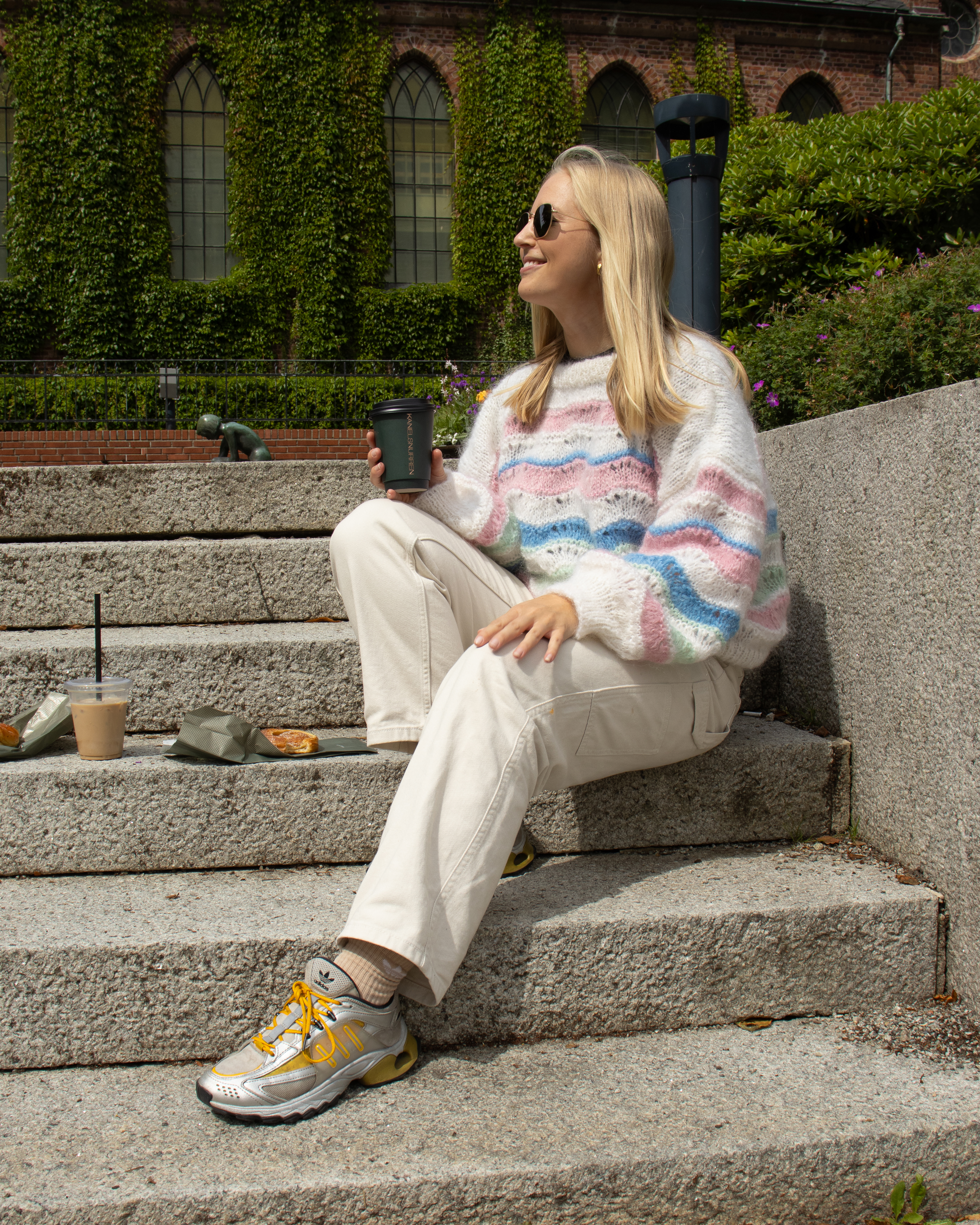 Ane Kydland ThomassenWave Genser