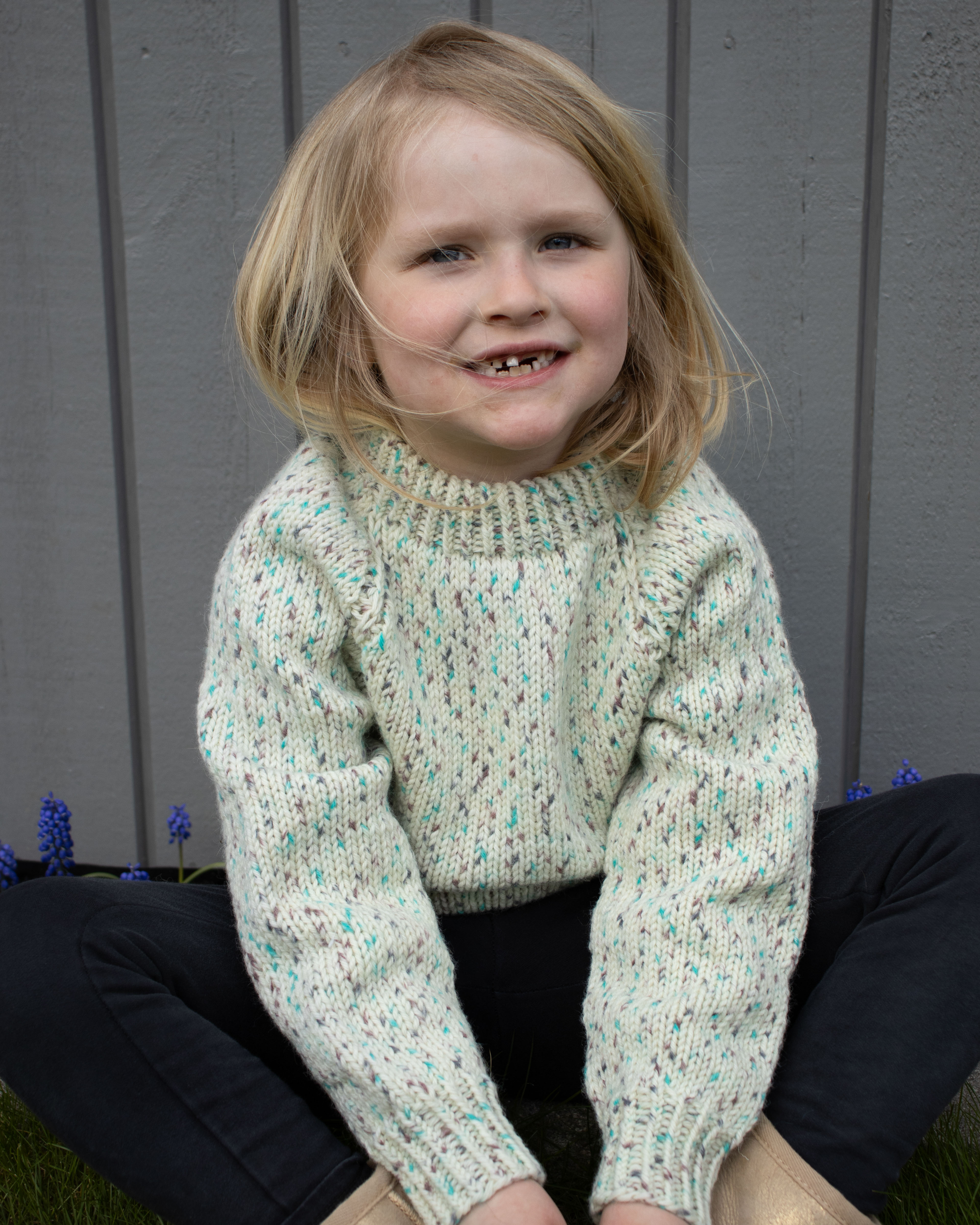 Eventyrlig Oppussing X House of YarnRott Genser