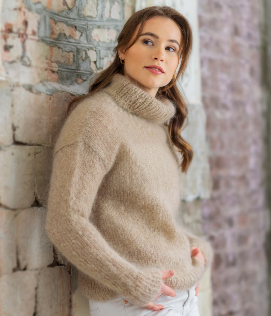 Mari Kalberg SkjævelandGavia Genser