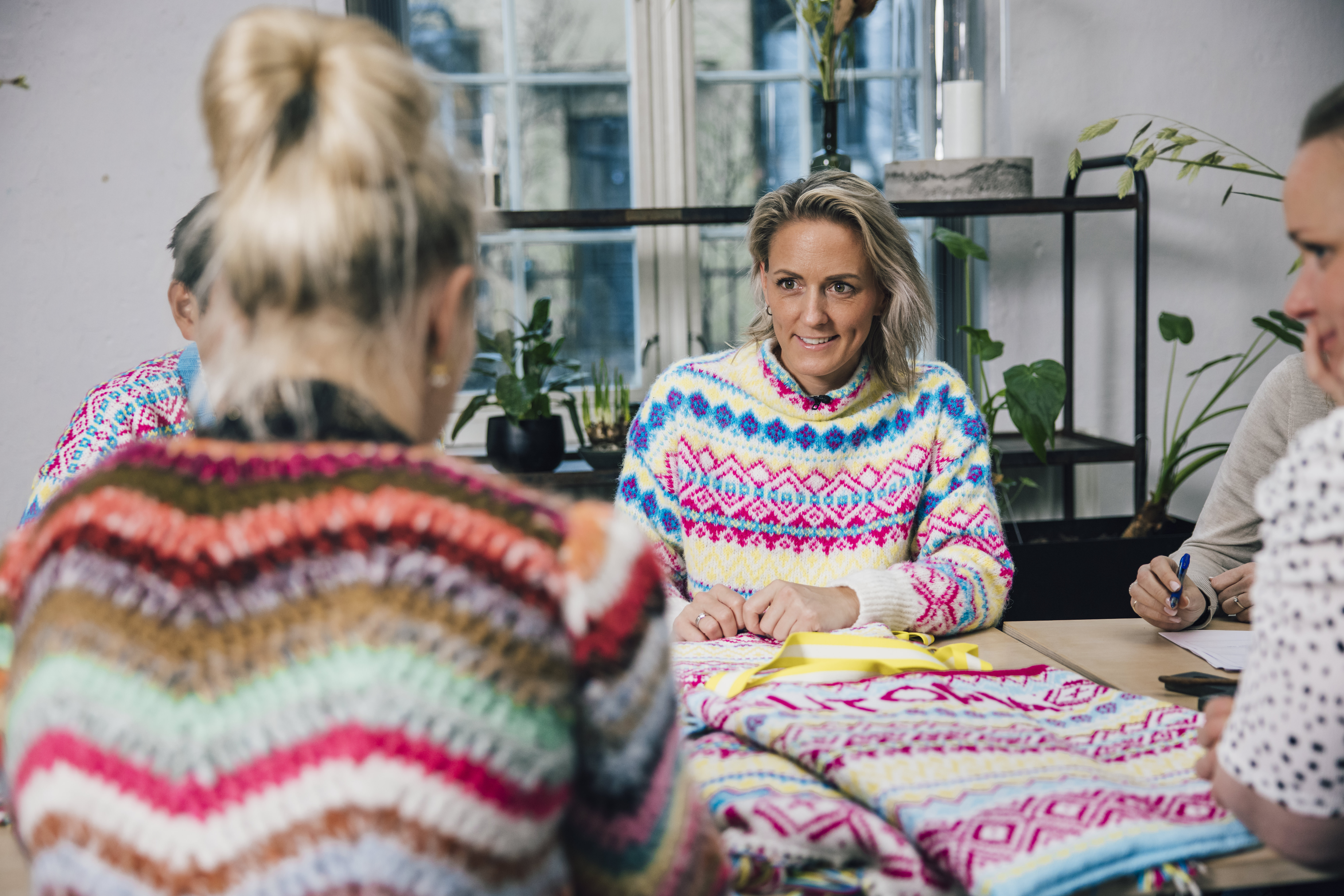 Mari Kalberg SkjævelandUtopia trendgenser