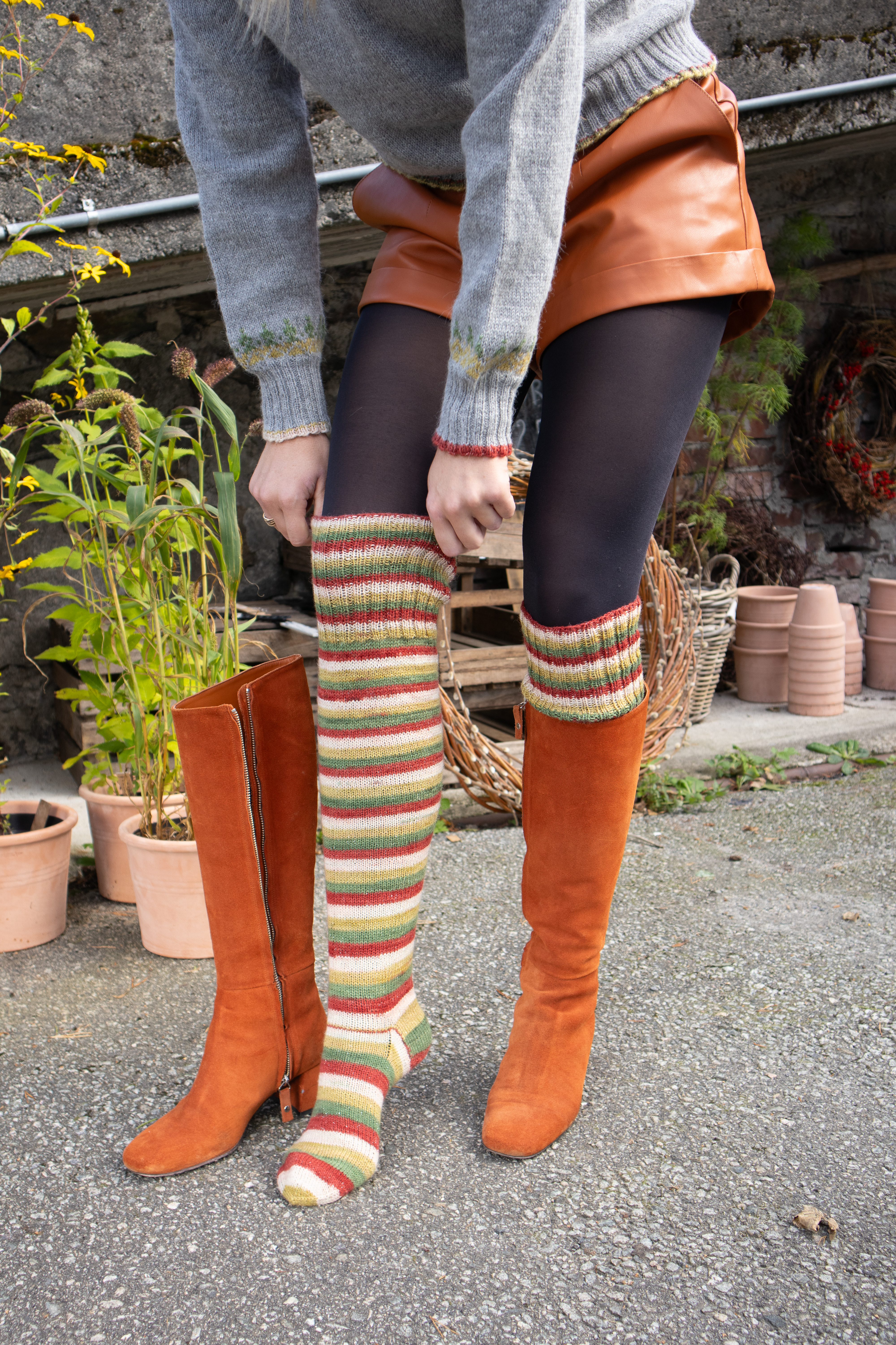 House of YarnFrossen Knestrømper