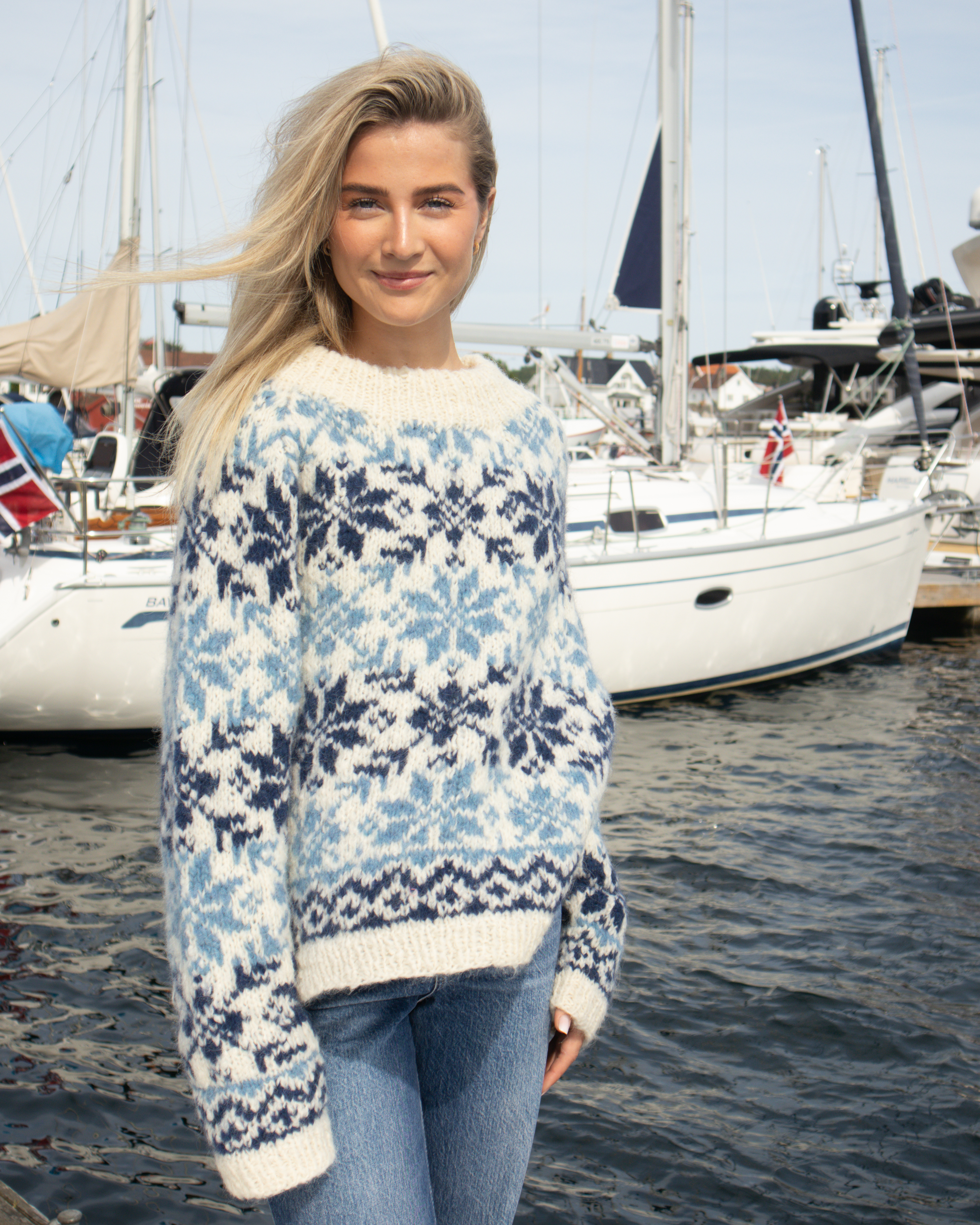 House of YarnCarly Genser i Upcycle Celine