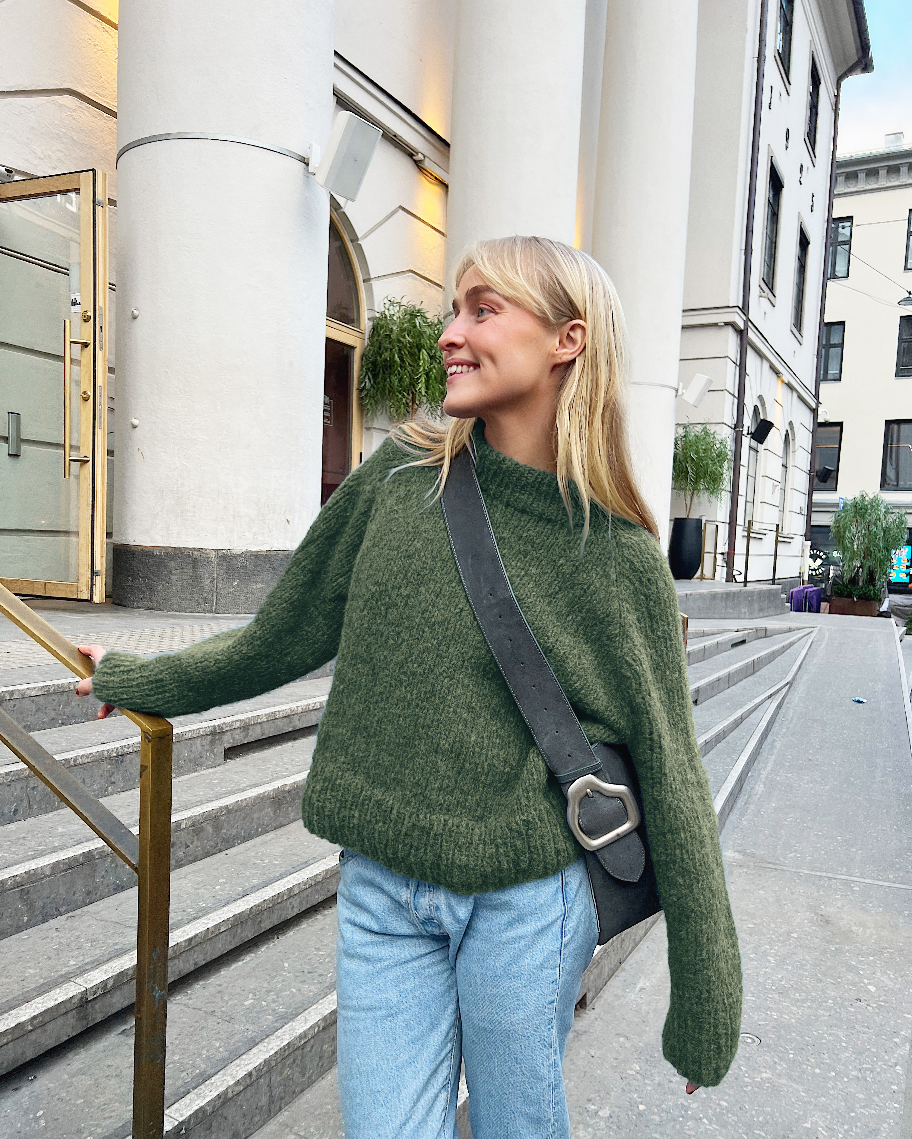 Ane Kydland ThomassenLoose Genser - strikkepakke i Upcycle faerytale fra Du store alpakka