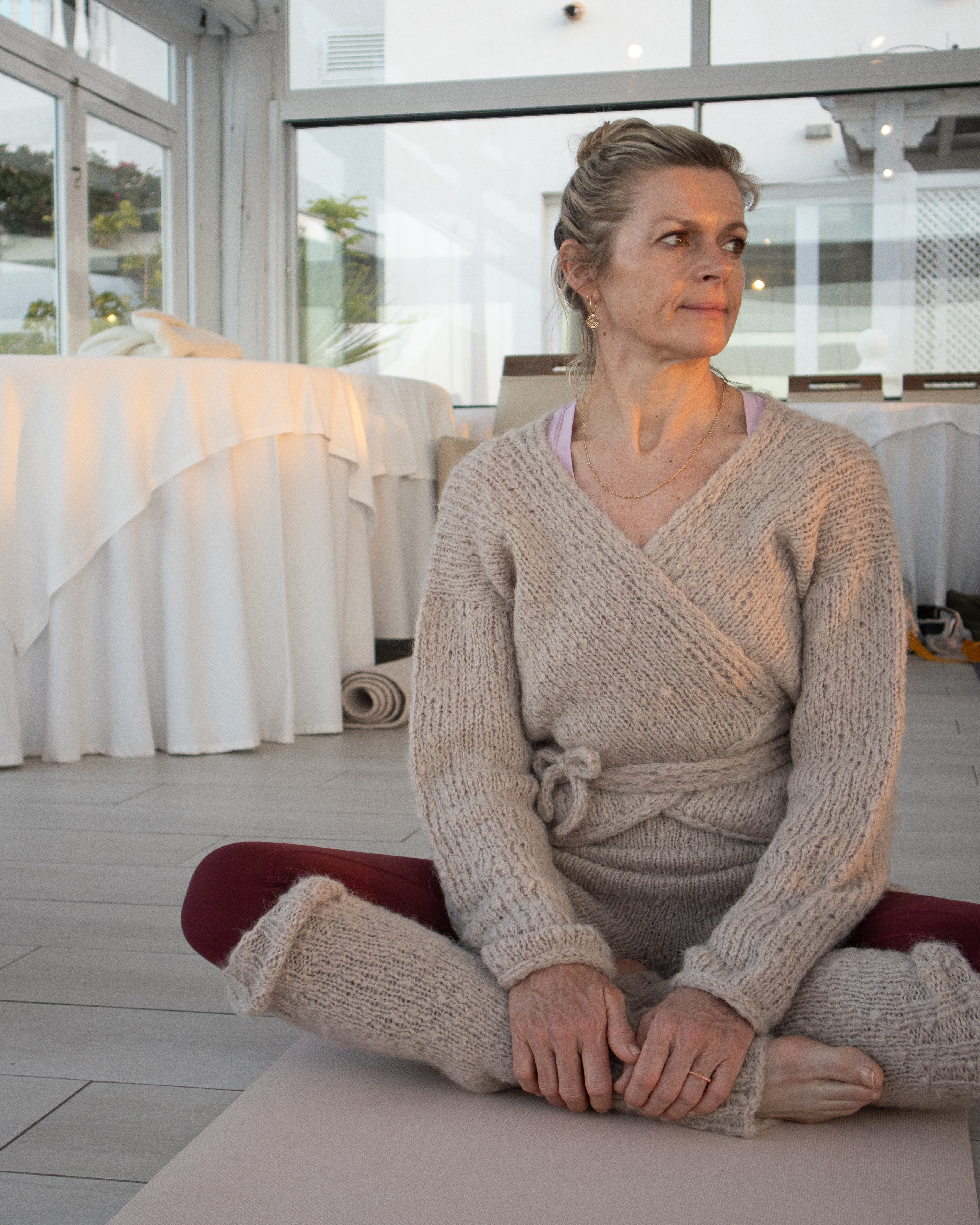 Ane Kydland ThomassenAura Omslagsjakke