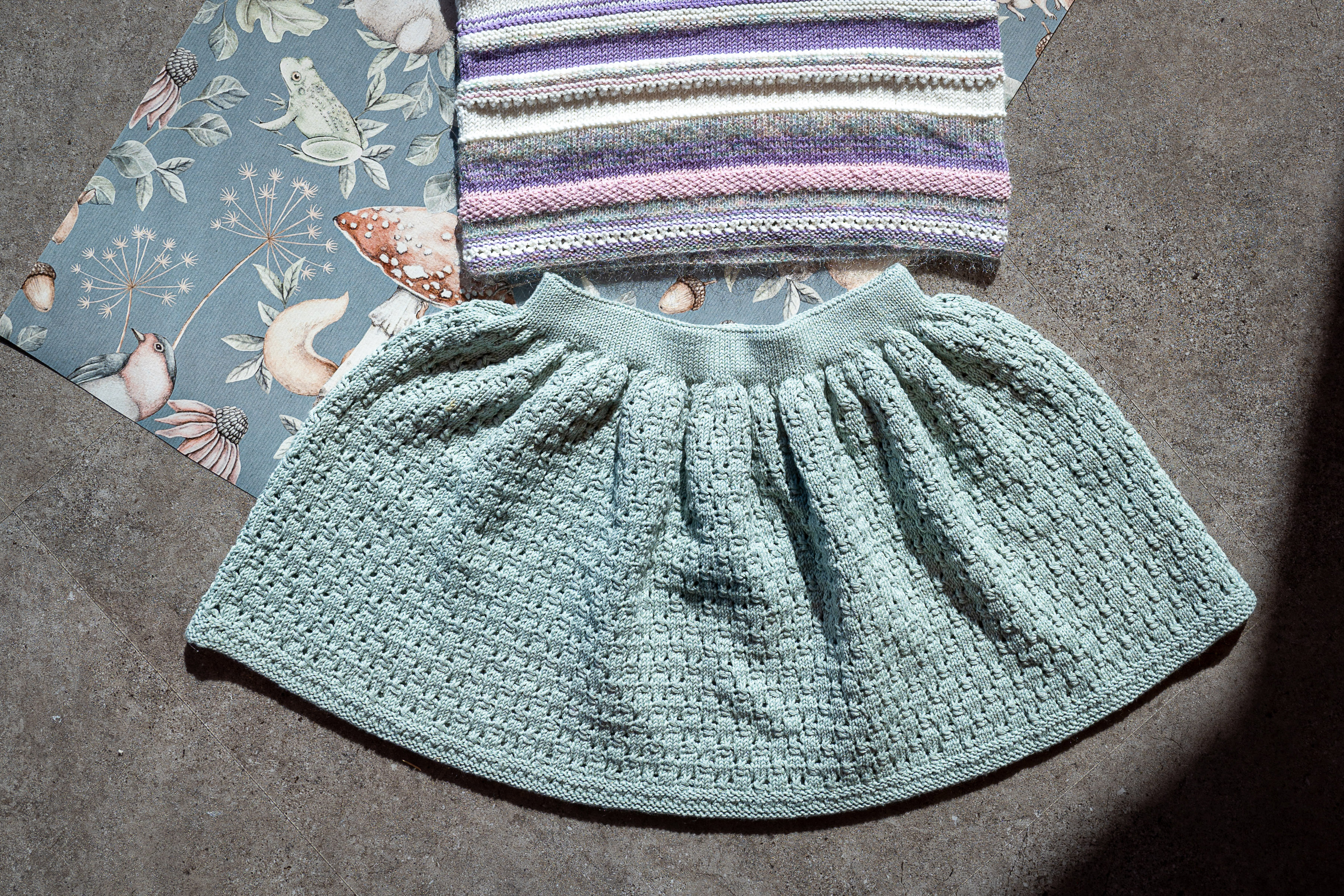 Iselin Hafseld DG 454 Garn
Lille lerke 53 % merinoull, 47 % egyptisk bomull,
50 gram = ca 142 meter