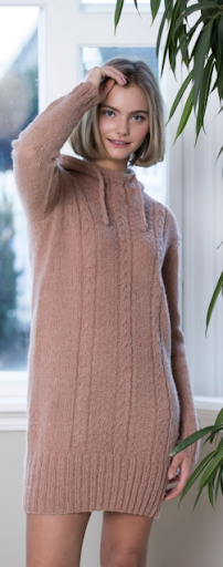 Brit Frafjord ØrstavikYlva Hettegenser