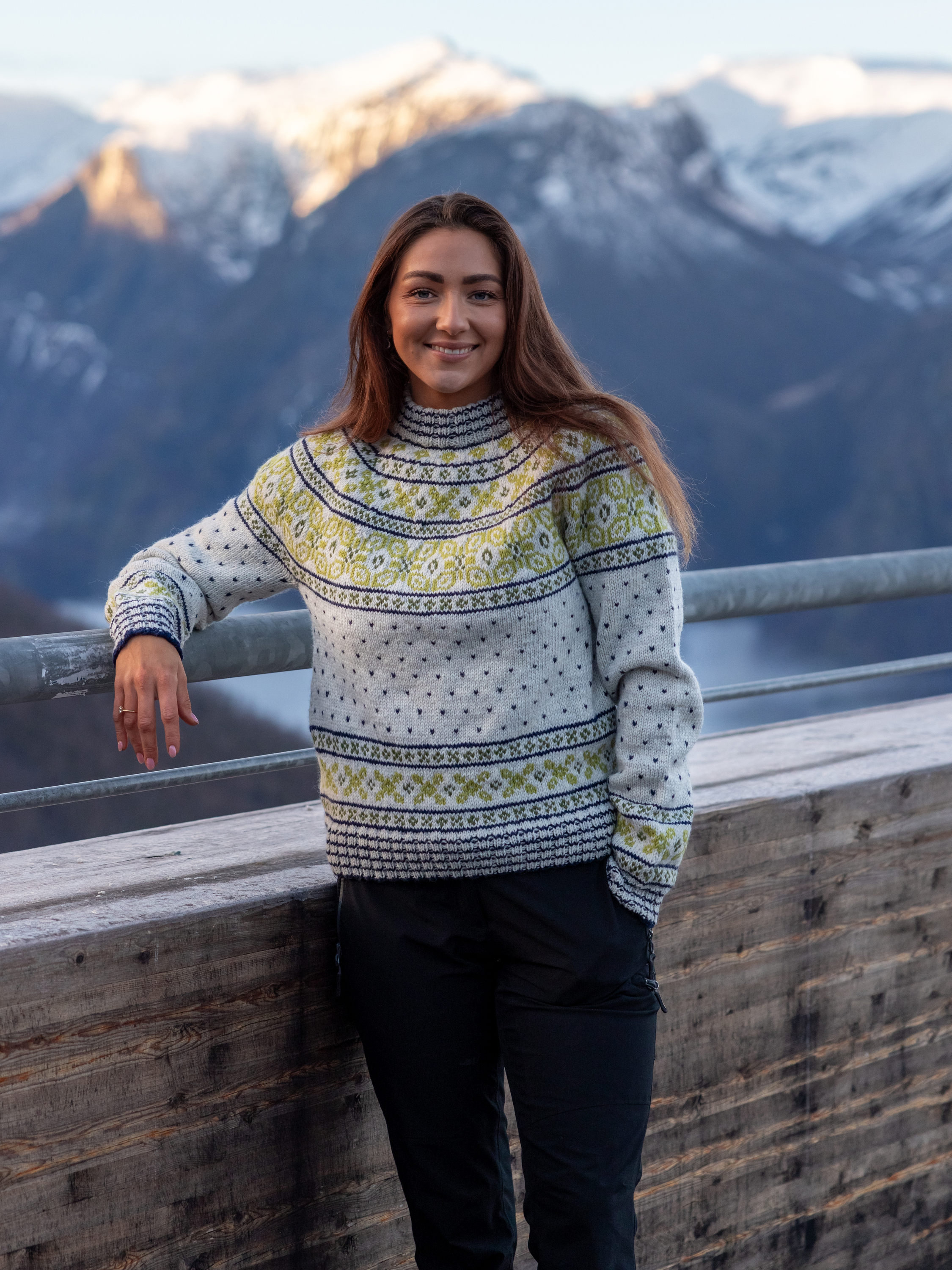 Dale GarnInger Genser i Natural Lanolin Wool