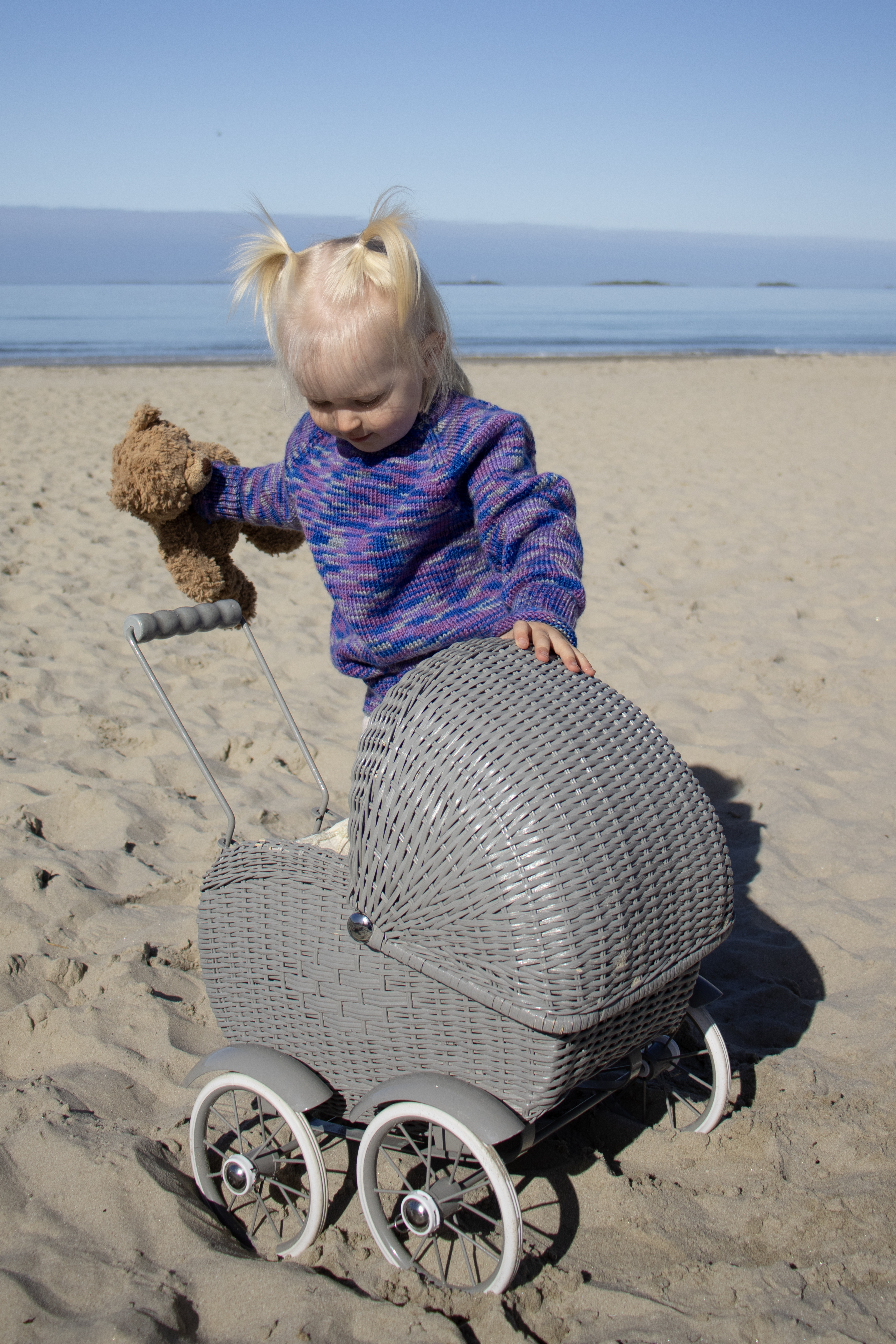 Mari K. SkjævelandTejo Genser