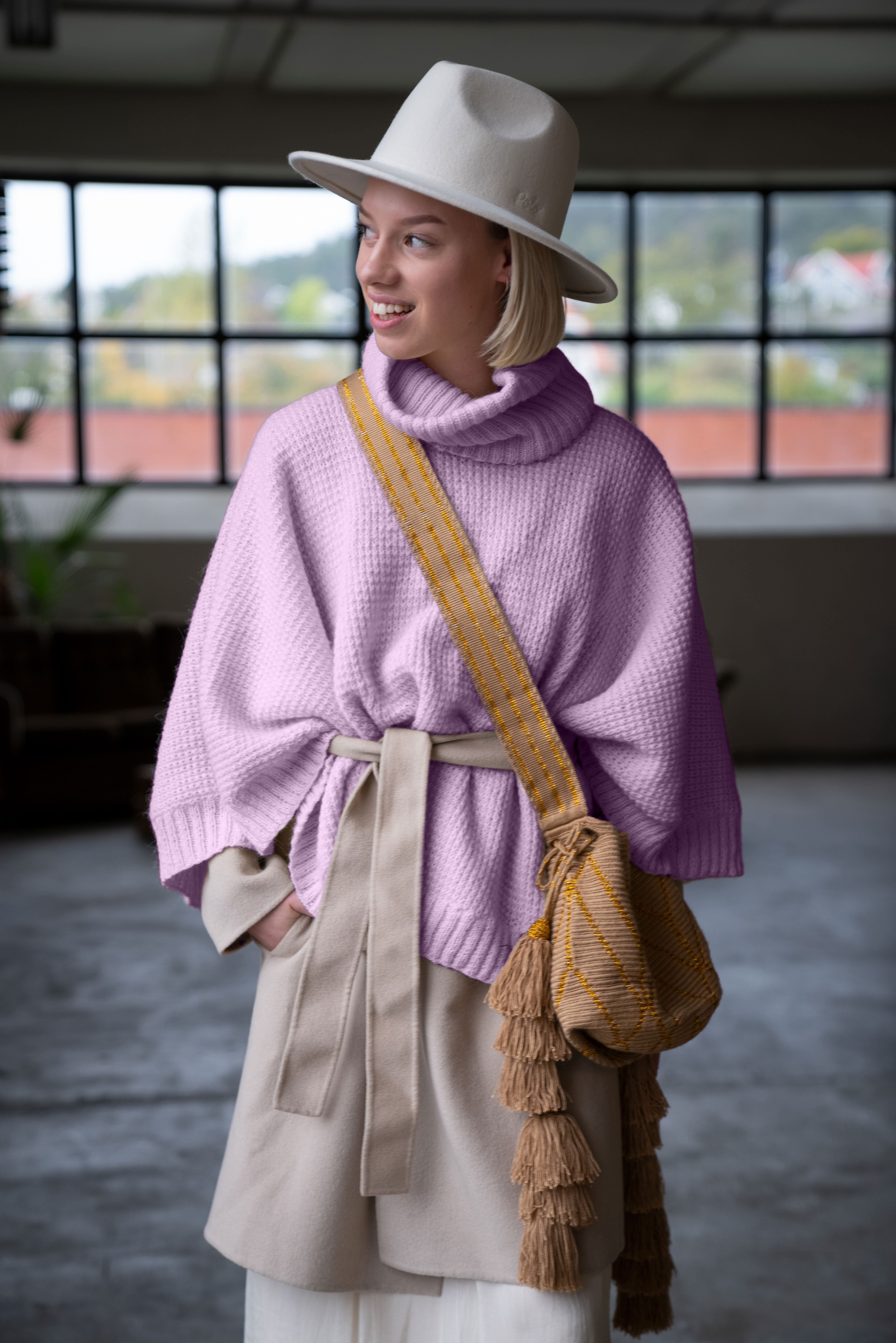 Brit Frafjord ØrstavikFlorence Poncho & Halstube